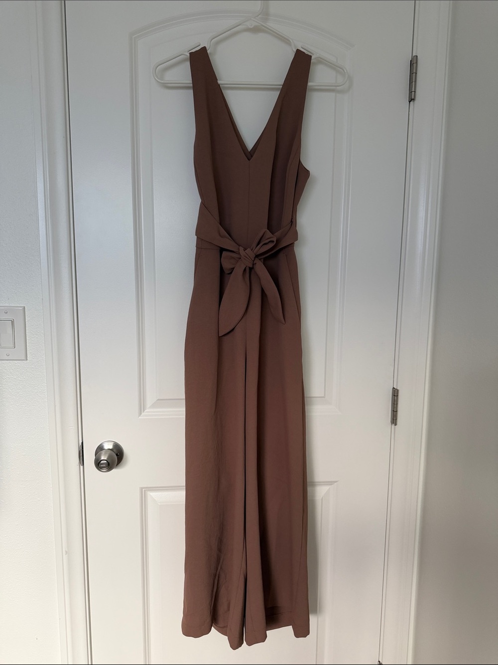 Aritzia Wilfred Sleeveless V-Neck Tie-Waist Maxi Dress